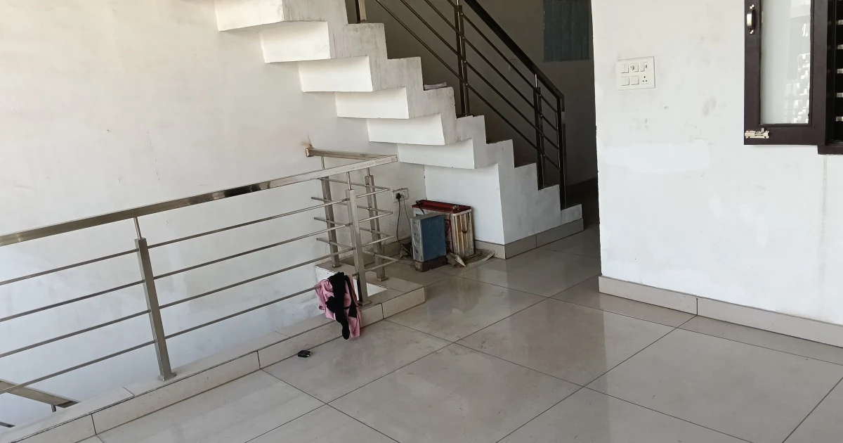 Builder Floor